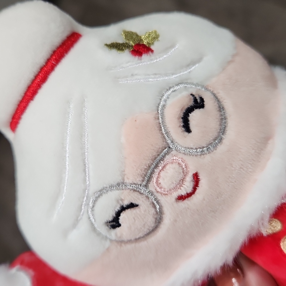 Squushmallows Santa and Mrs. Claus Set - Picture 3 of 4